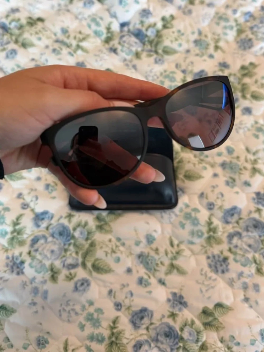 NEW Warby Parker women’s Sierra Sunglasses with case, reg. price is $195